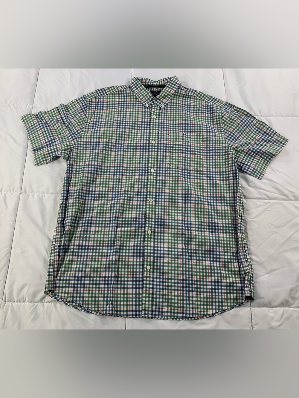 Like new Denver Hayes button up T-shirt size XL